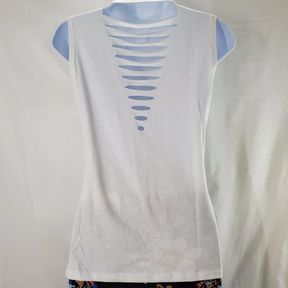 Women Tank Top V-neck with special cut on the Back - Picture 2 of 6
